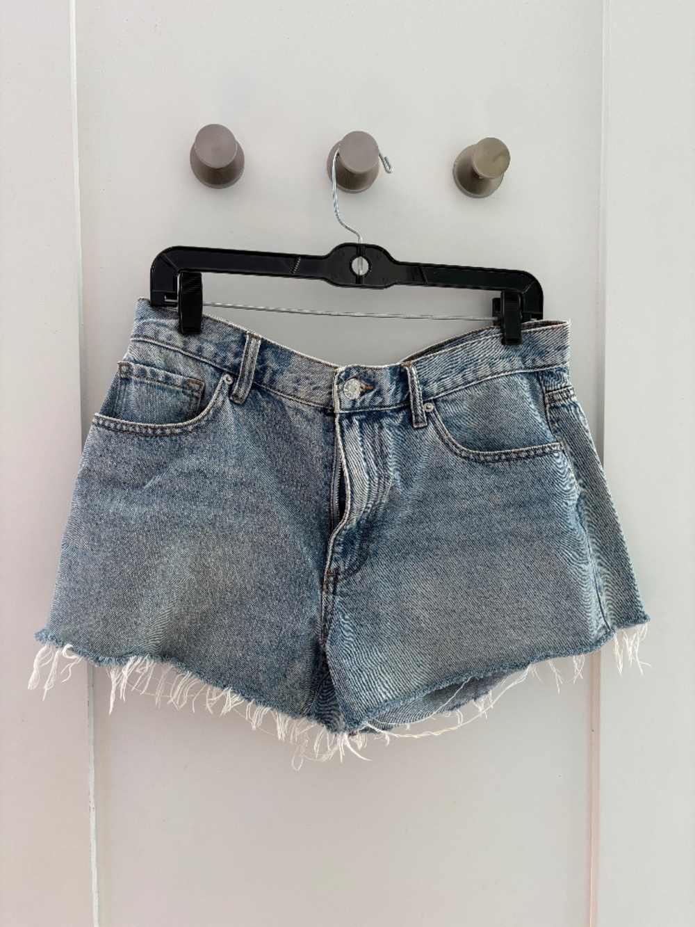 Super Cute and comfy ASOS Design Denim shorts!